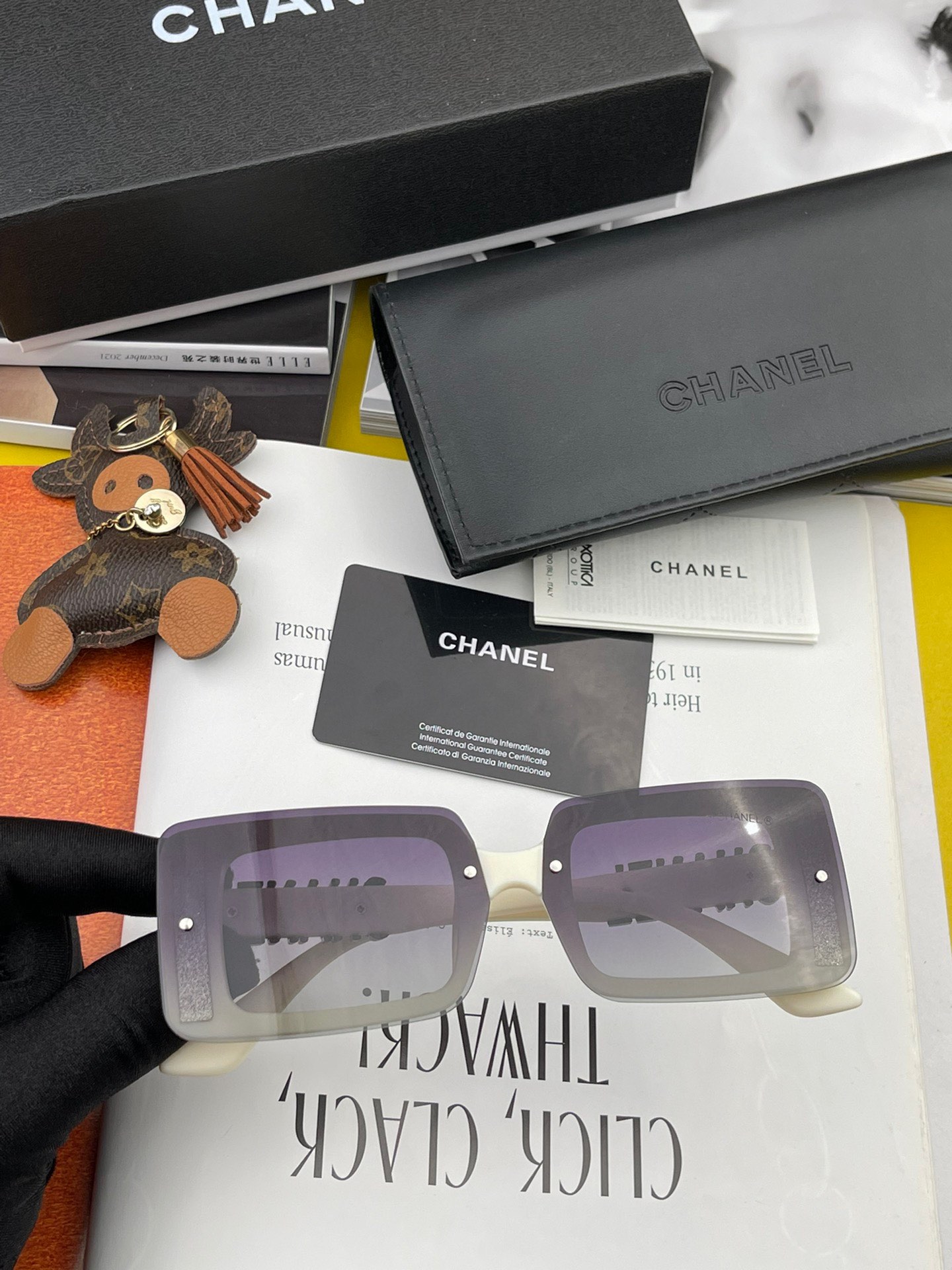 Sunglasses Chanel CH2771 - vstockx