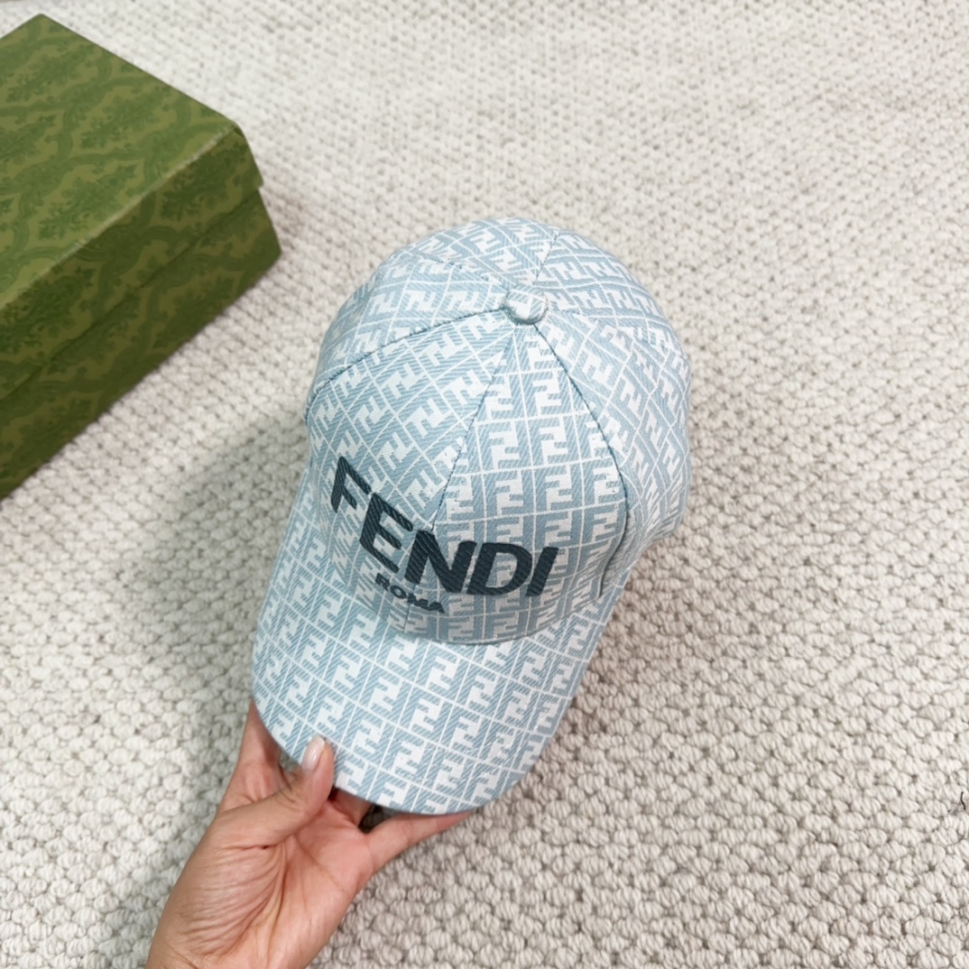 Streetwear Hat Fendi 329352 - vstockx