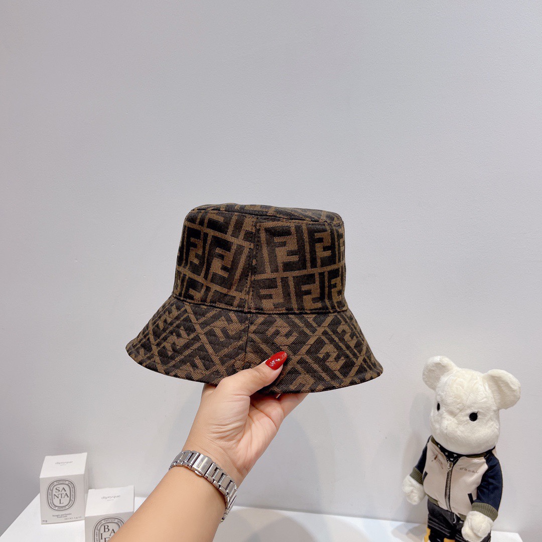 Streetwear Hat Fendi 329369 - vstockx
