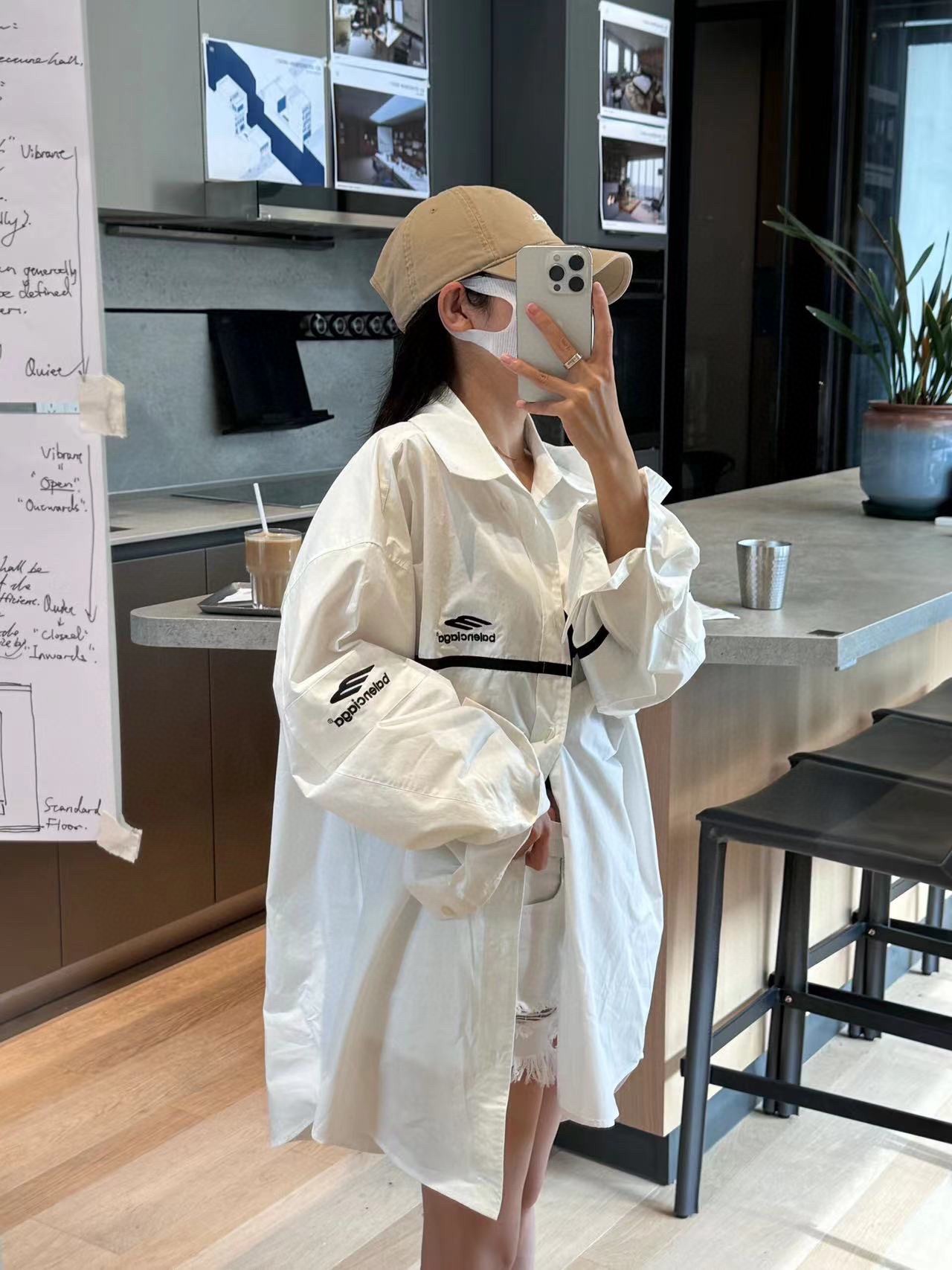 Clothes Balenciaga 143 - vstockx