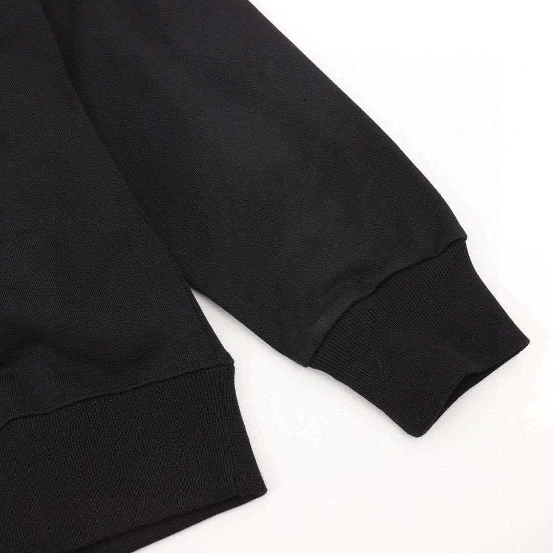 Clothes Gucci 327 - vstockx