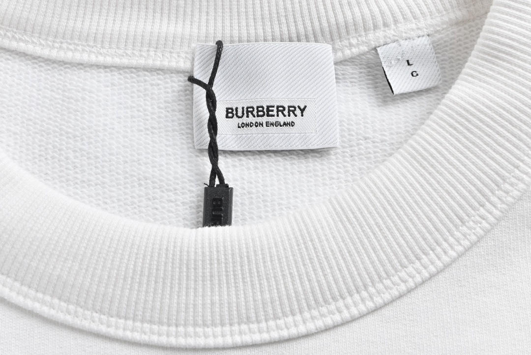 Clothes Burberry 811 - vstockx