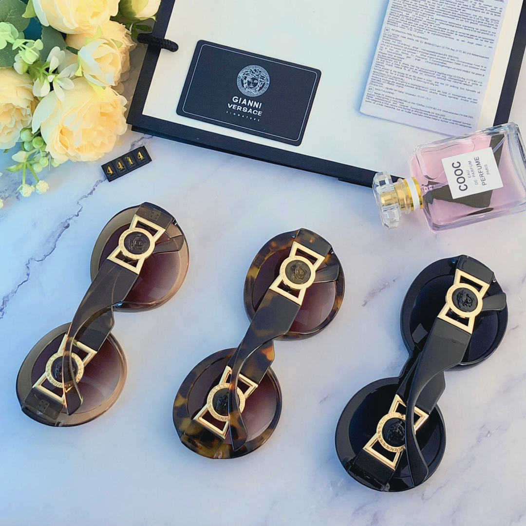 Sunglasses Versace 1 - vstockx