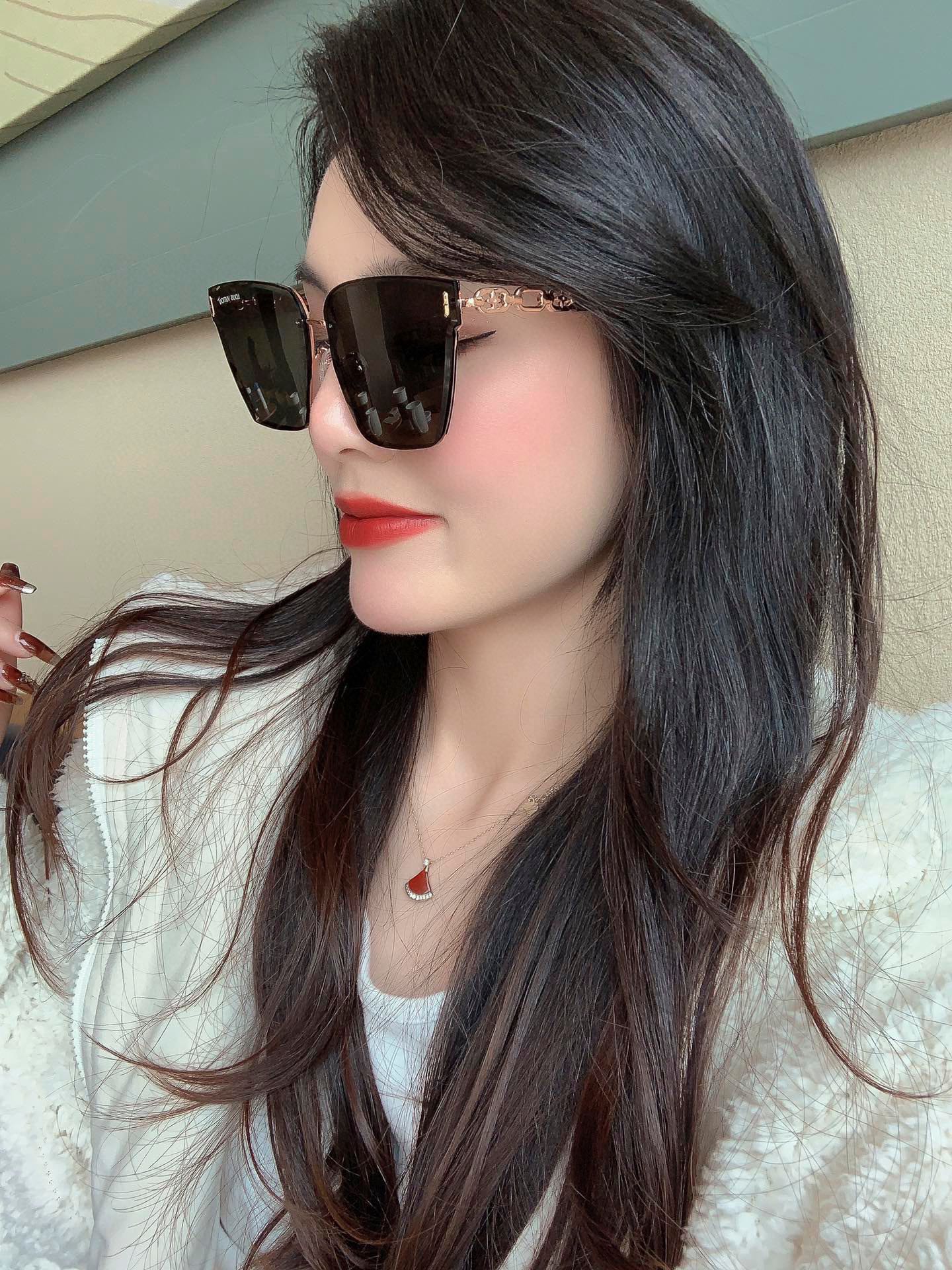 Sunglasses Louis Vuitton L8362 - vstockx