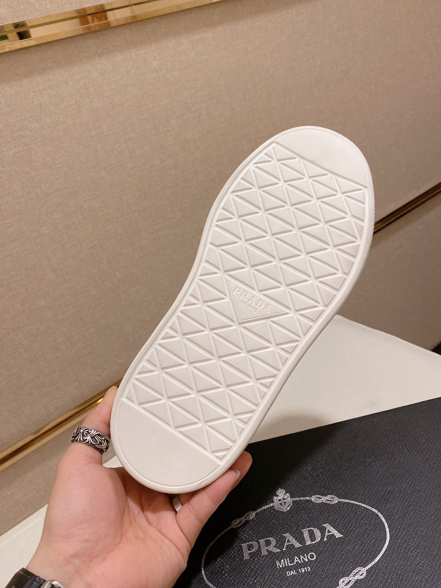 Prada Low Top sneaker 14 - vstockx
