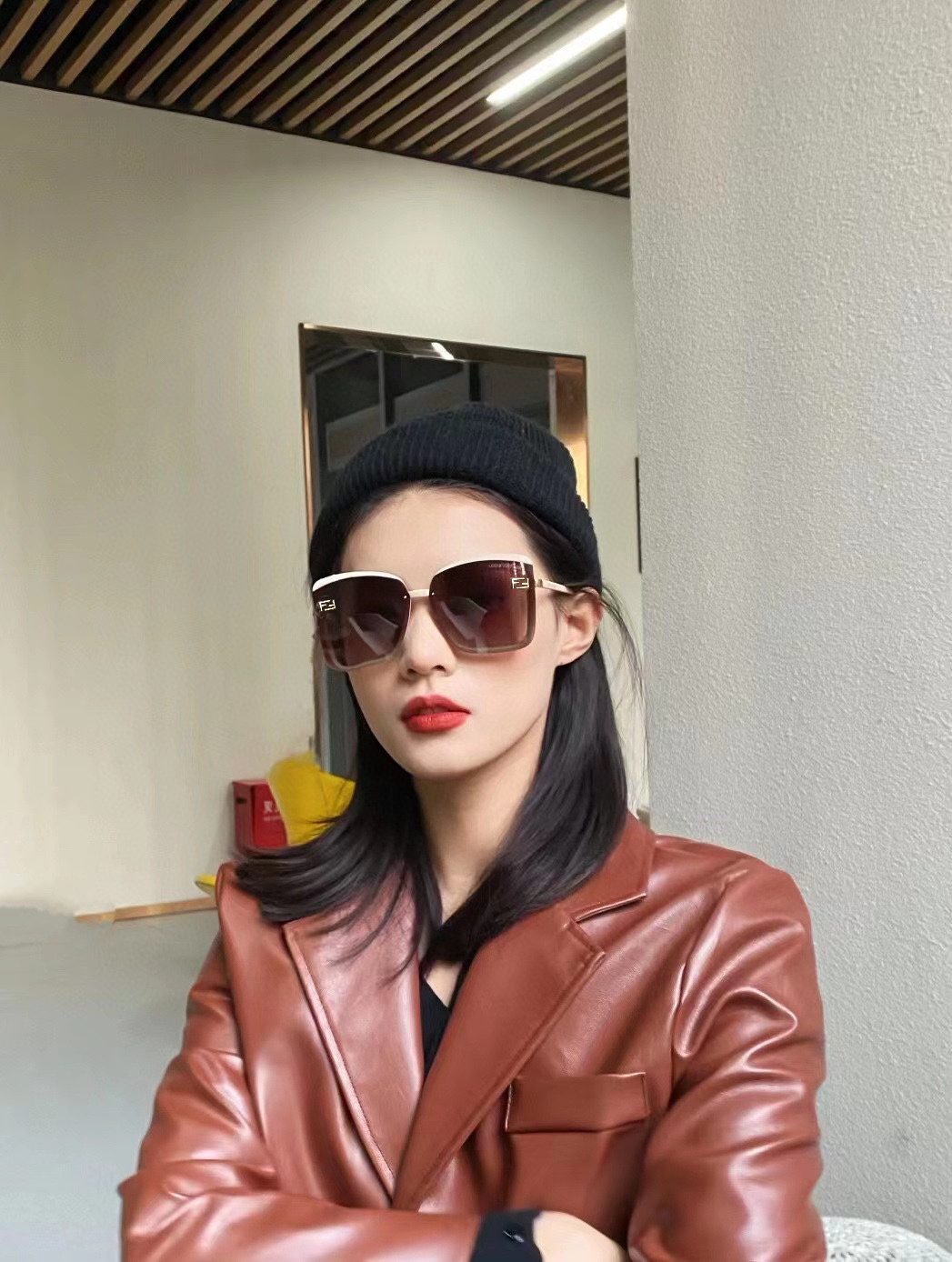 Sunglasses Fendi F301 - vstockx