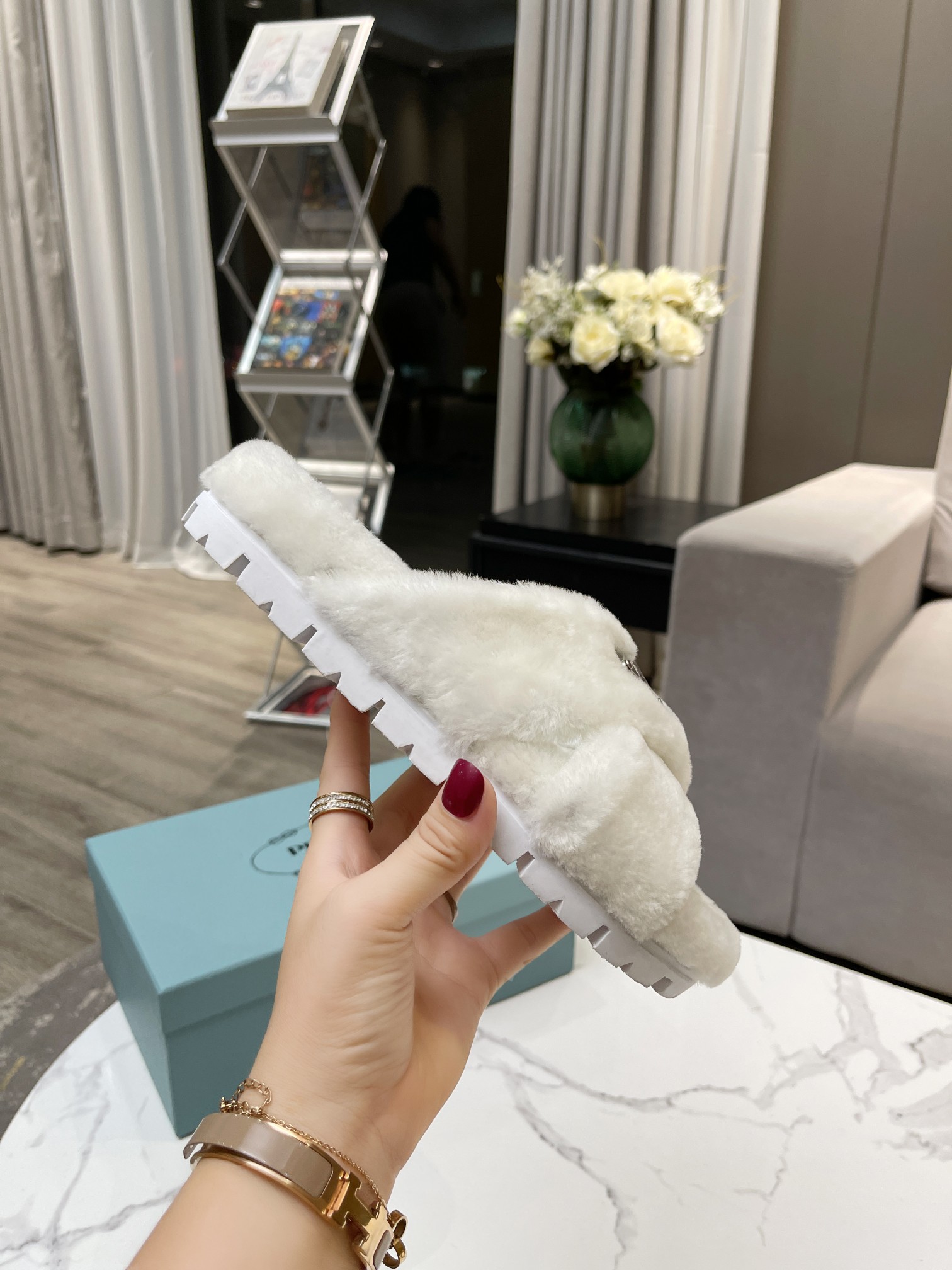 Prada Flat Sandals 1 - vstockx