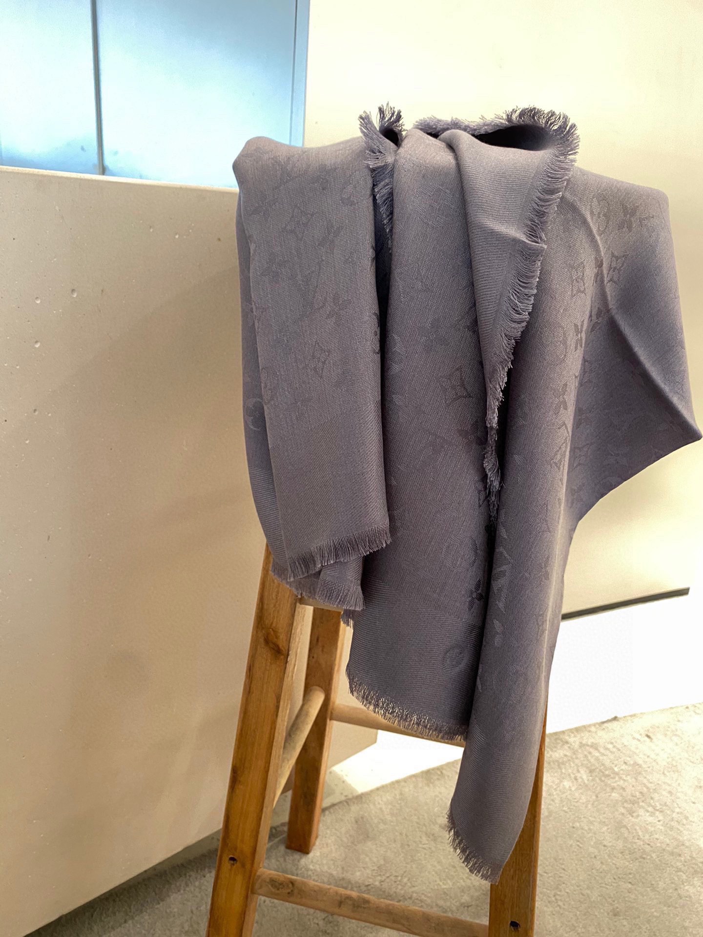 Streetwear Scarf LV 328941 SIZE:140*140cm - vstockx