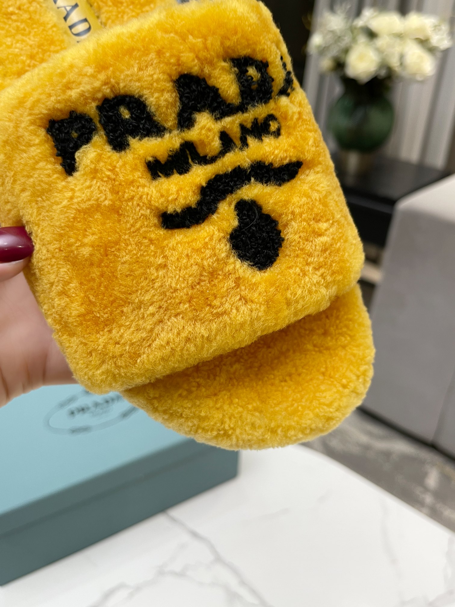 Prada Flat Sandals 7 - vstockx