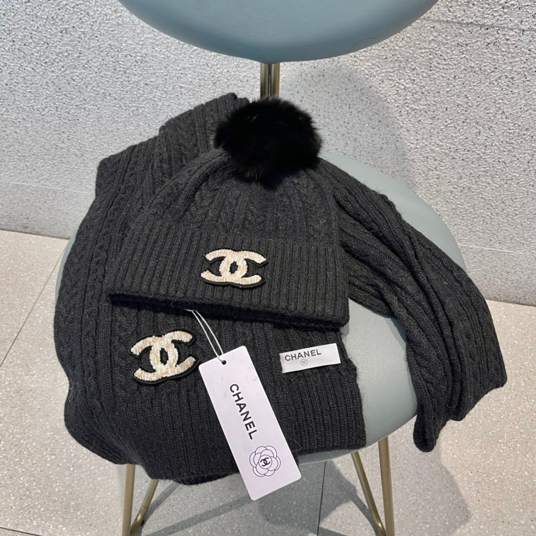 Hat & Scarf Chanel 5 - vstockx