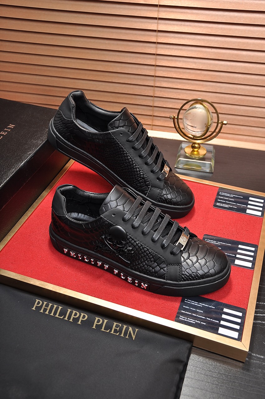 Philipp Plein Low Top Sneakers 20 - vstockx