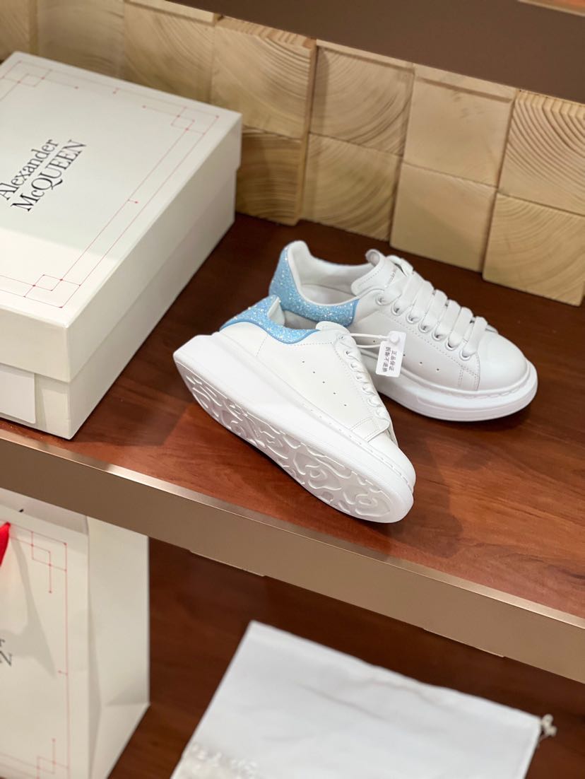 Alexander McQueen Oversized Sneaker in White Sky Blue - vstockx
