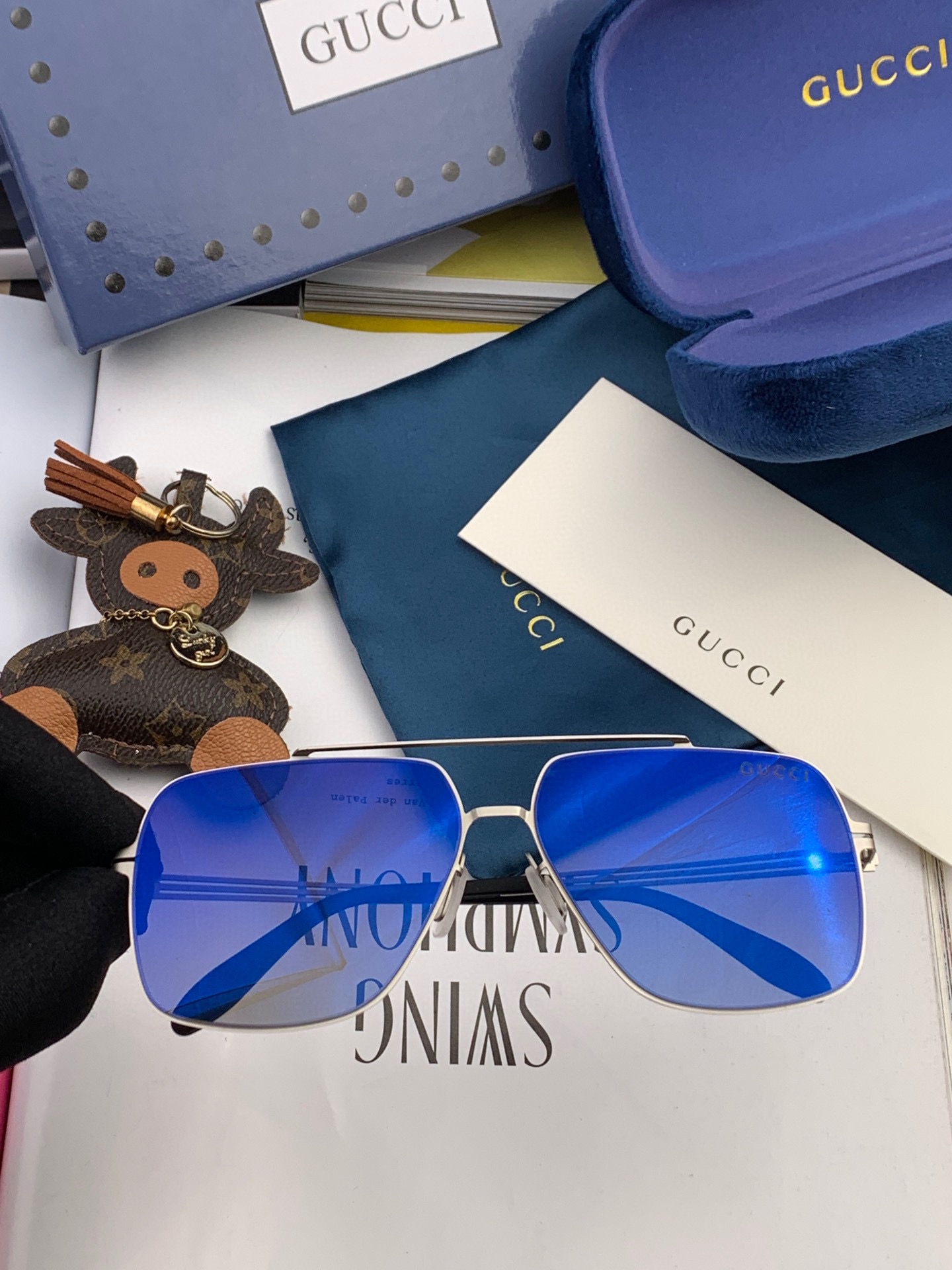 Sunglasses Gucci G2705 - vstockx