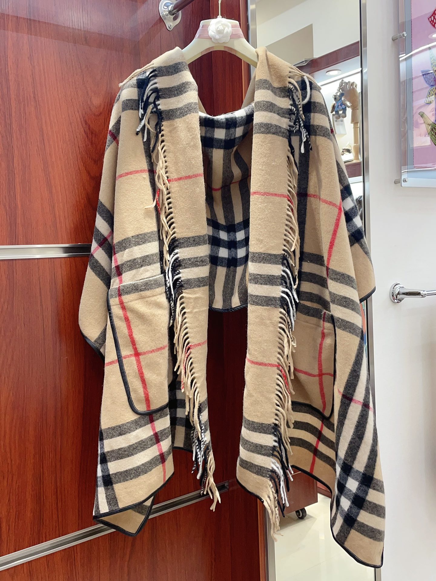 Streetwear Scarf BURBERRY 328784 SIZE:220*70cm - vstockx
