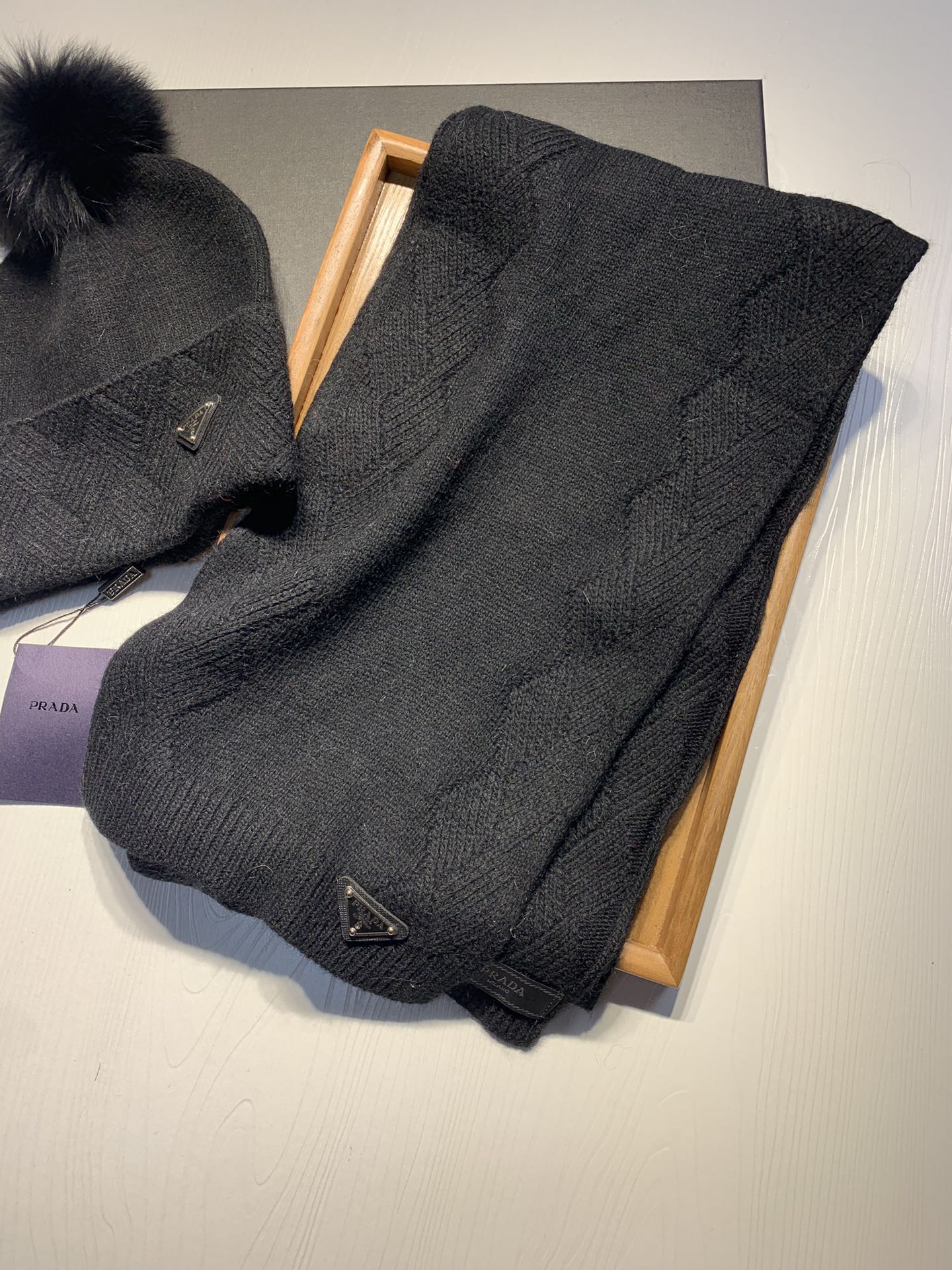 Hat & Scarf Prada 3 - vstockx