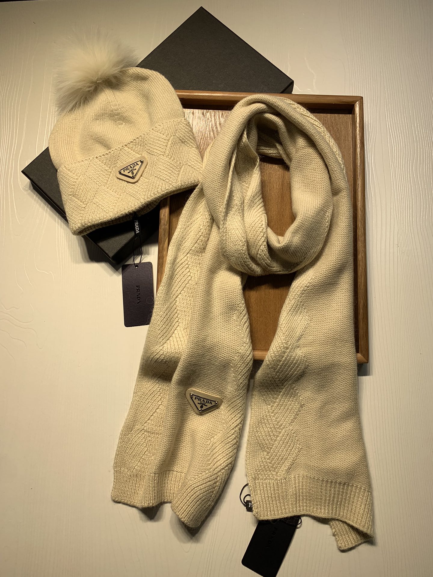 Hat & Scarf Prada 2 - vstockx