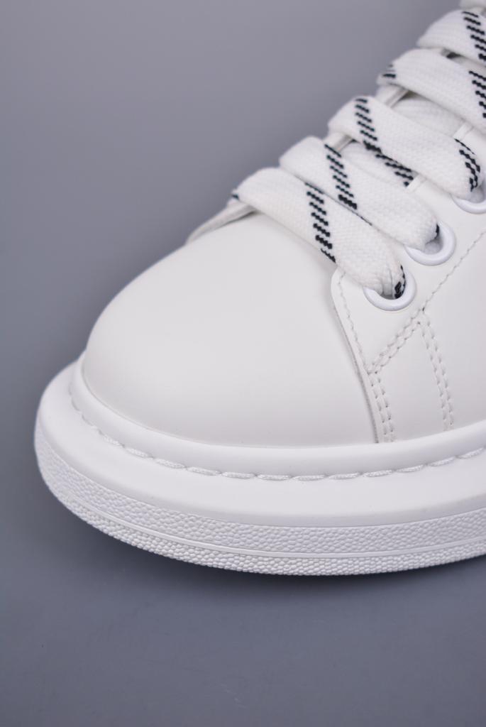 Alexander McQueen Oversized White Black Trim - vstockx
