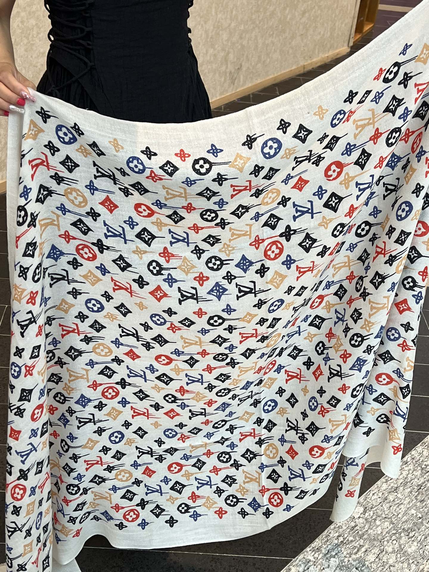 Streetwear Scarf LV 328992 SIZE:110*200cm - vstockx