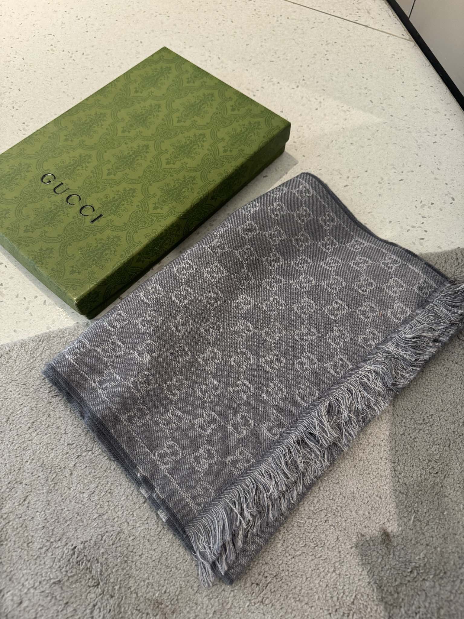 Streetwear Scarf GUCCI 328957 SIZE:55x190cm - vstockx