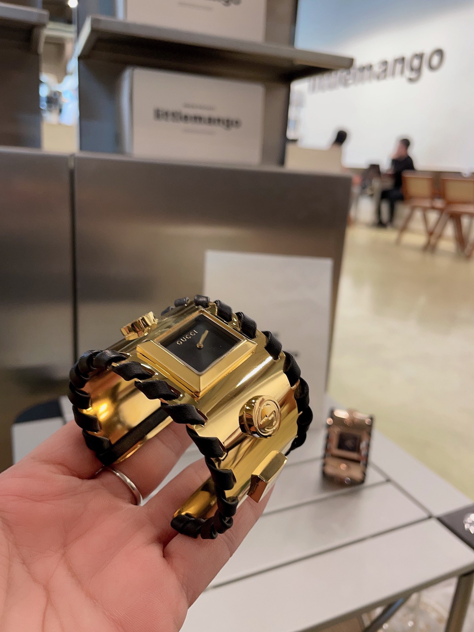 Watches GUCCI 323462 size:36 cm - vstockx