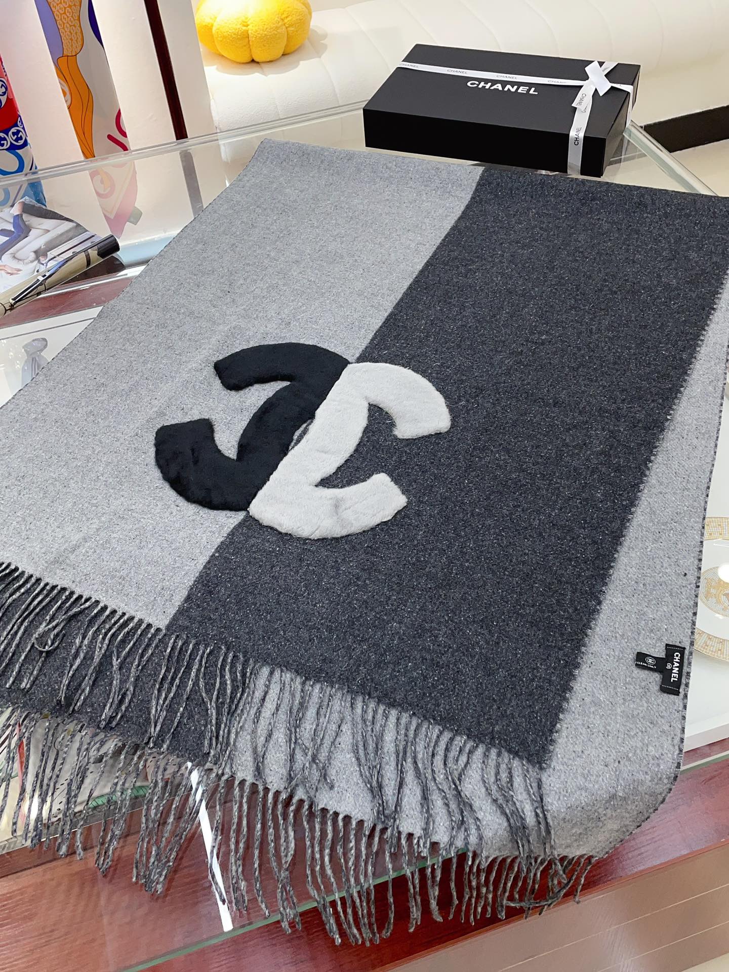 Streetwear Scarf CHANEL 328786 SIZE�?0*200cm - vstockx