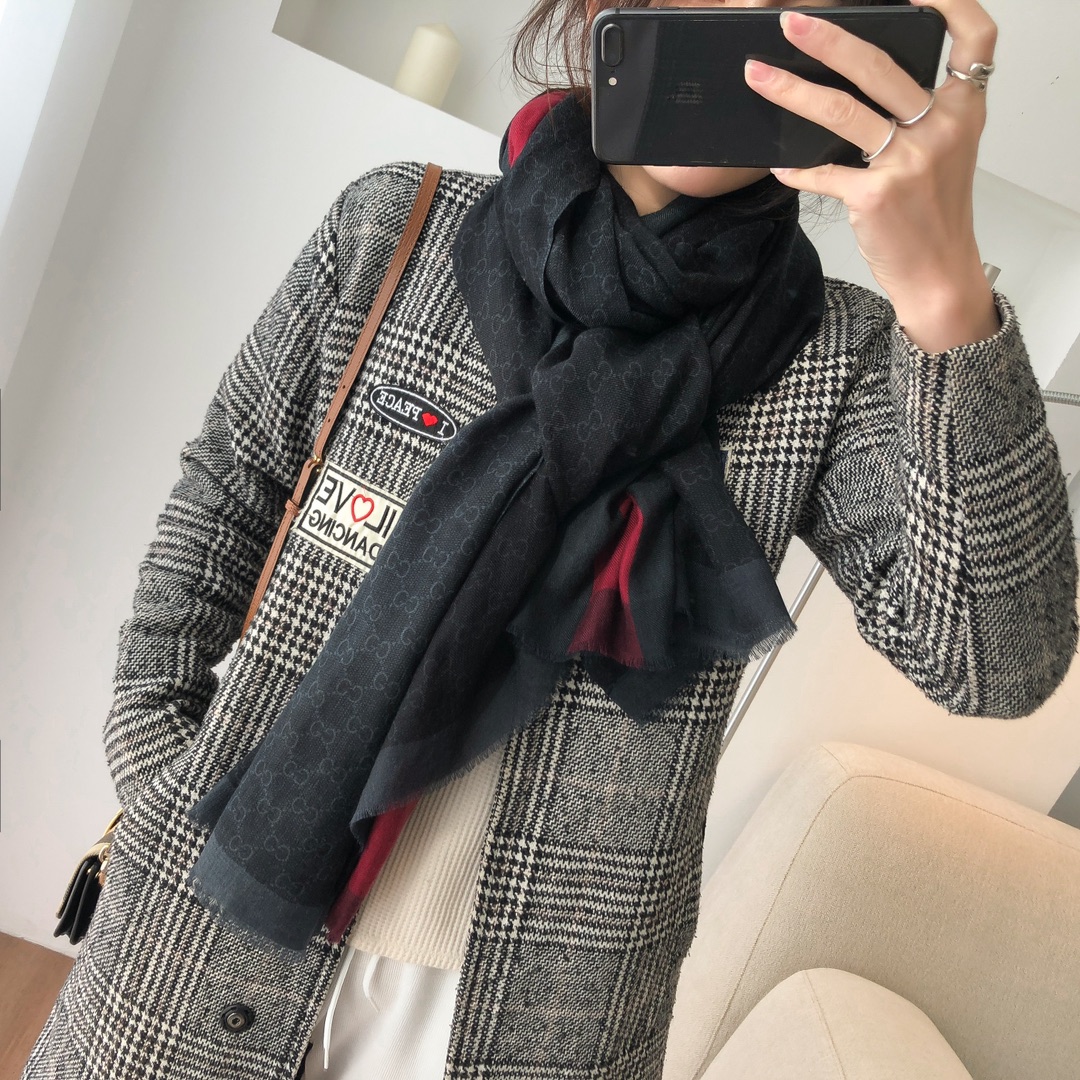 Streetwear Scarf GUCCI 328980 size:110x200cm - vstockx