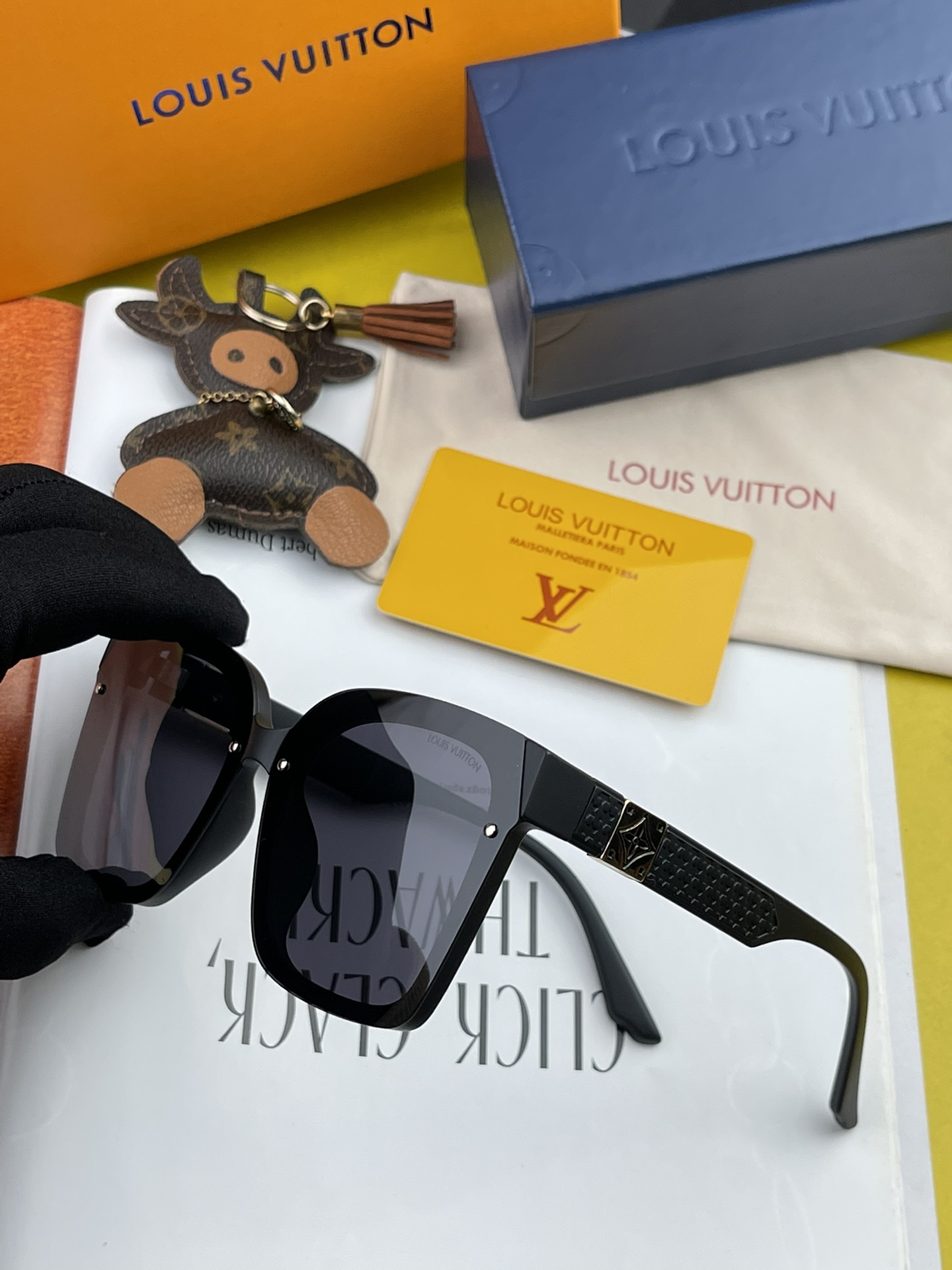 Sunglasses Louis Vuitton L1765 - vstockx