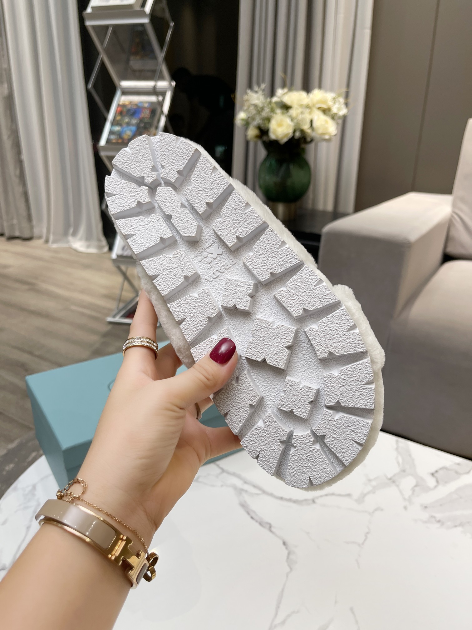 Prada Flat Sandals 1 - vstockx