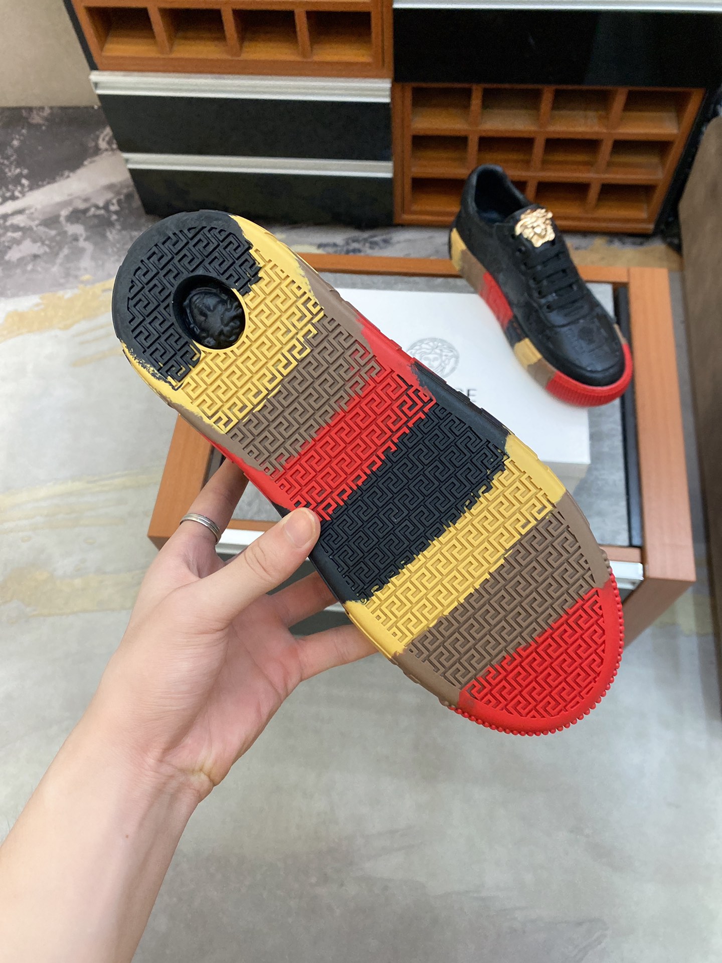 Versace Greca Sneaker 8 - vstockx