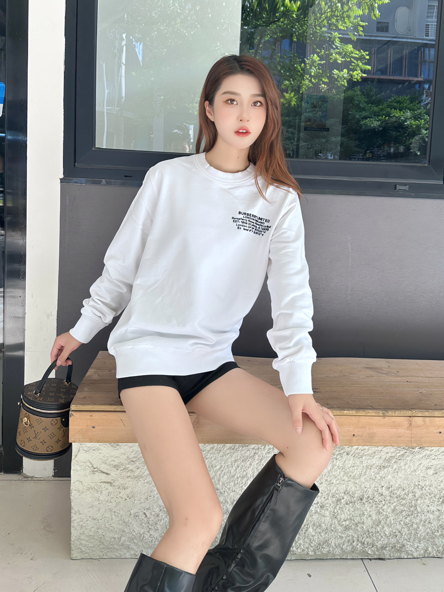 Clothes Burberry 811 - vstockx