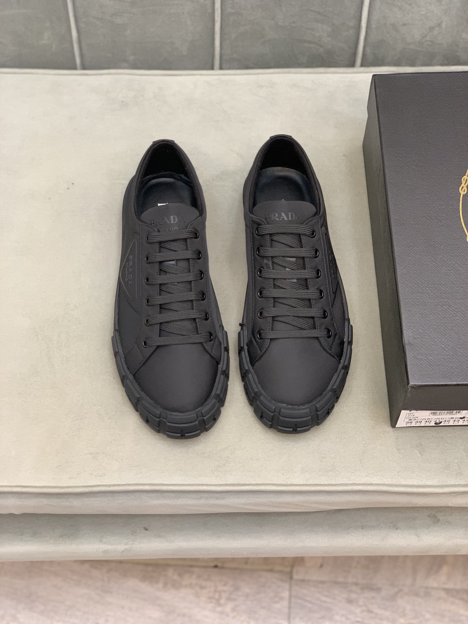 Prada Wheel Cassetta sneaker 6 - vstockx