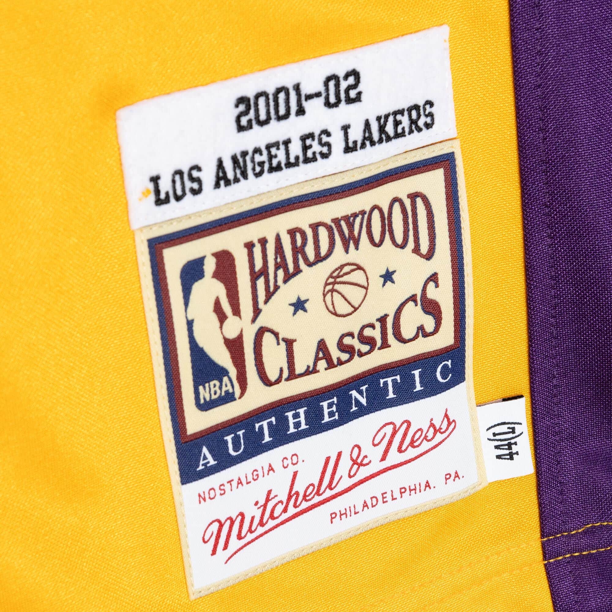 Authentic Los Angeles Lakers 2001-02 Shooting Shirt - vstockx