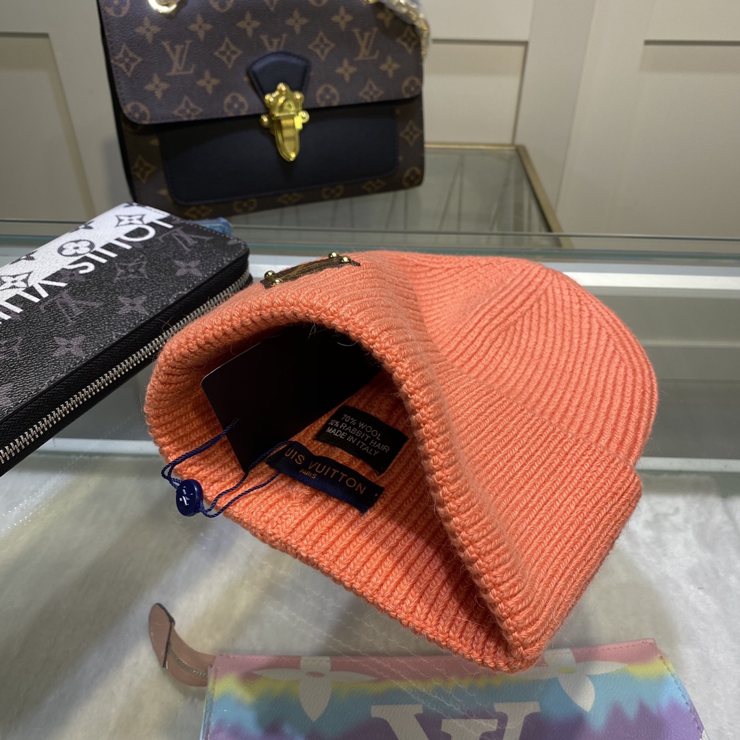 Hat & Scarf Louis Vuitton 3 - vstockx