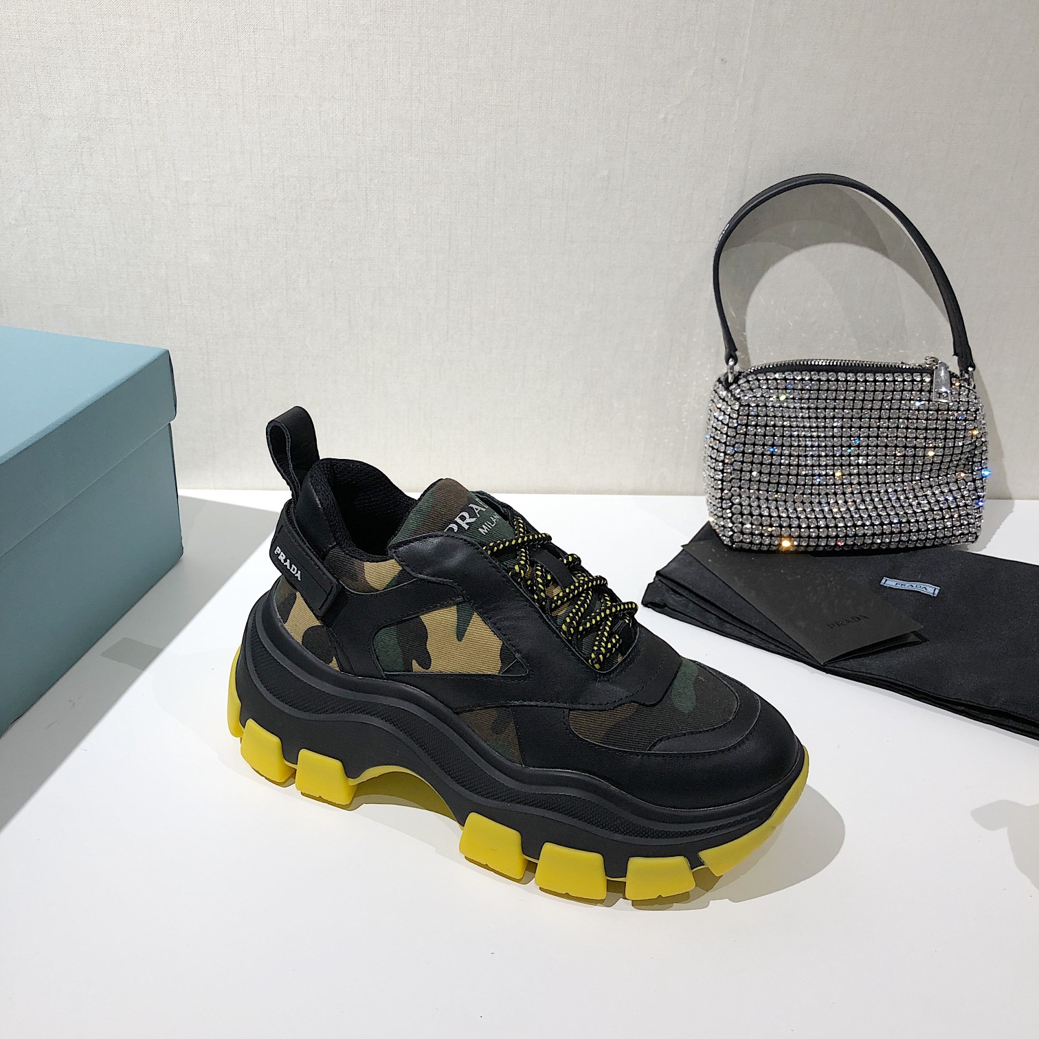Prada Low Top sneaker 56 - vstockx