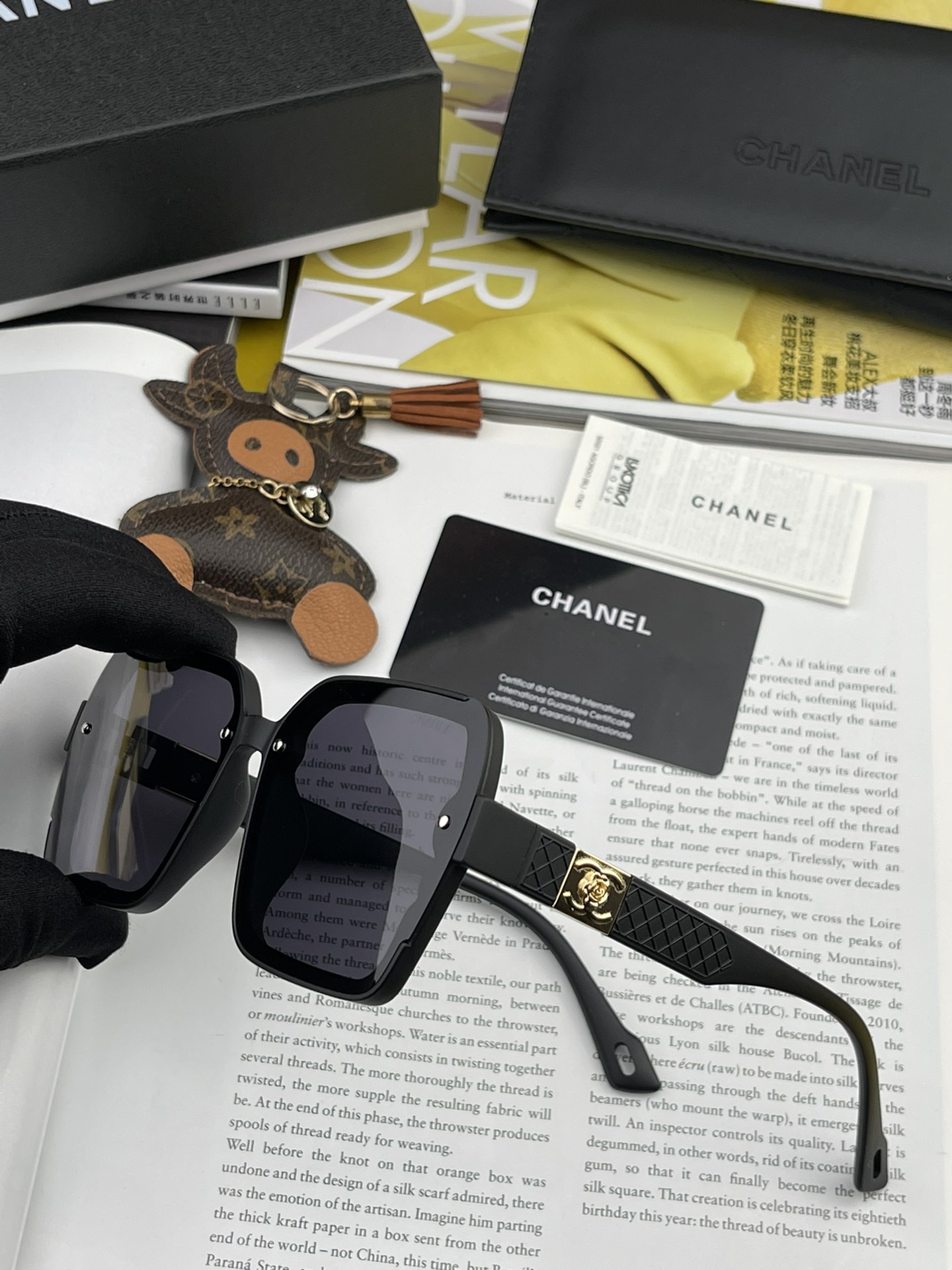 Sunglasses Chanel CH1855 - vstockx