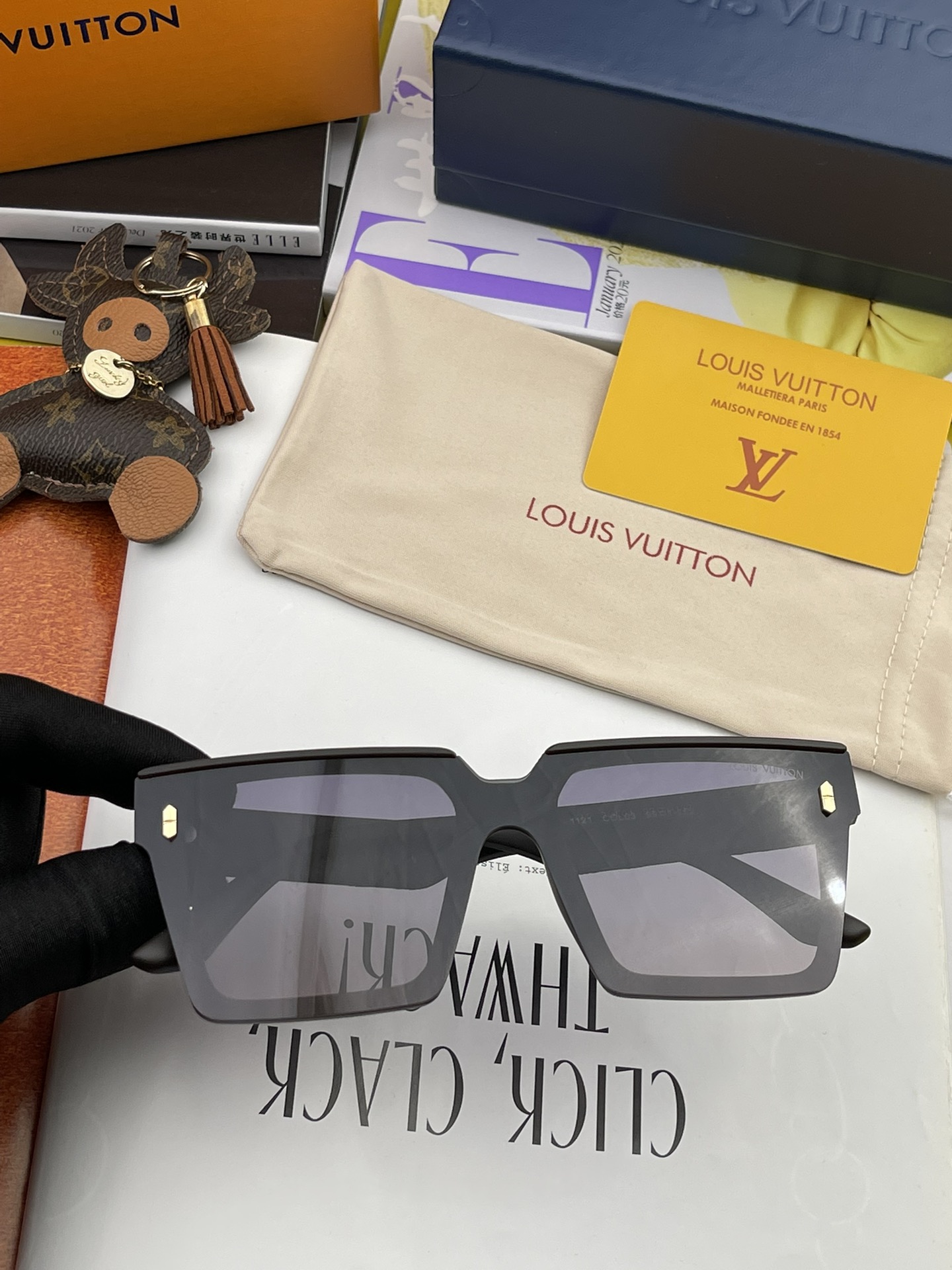 Sunglasses Louis Vuitton L1211 - vstockx
