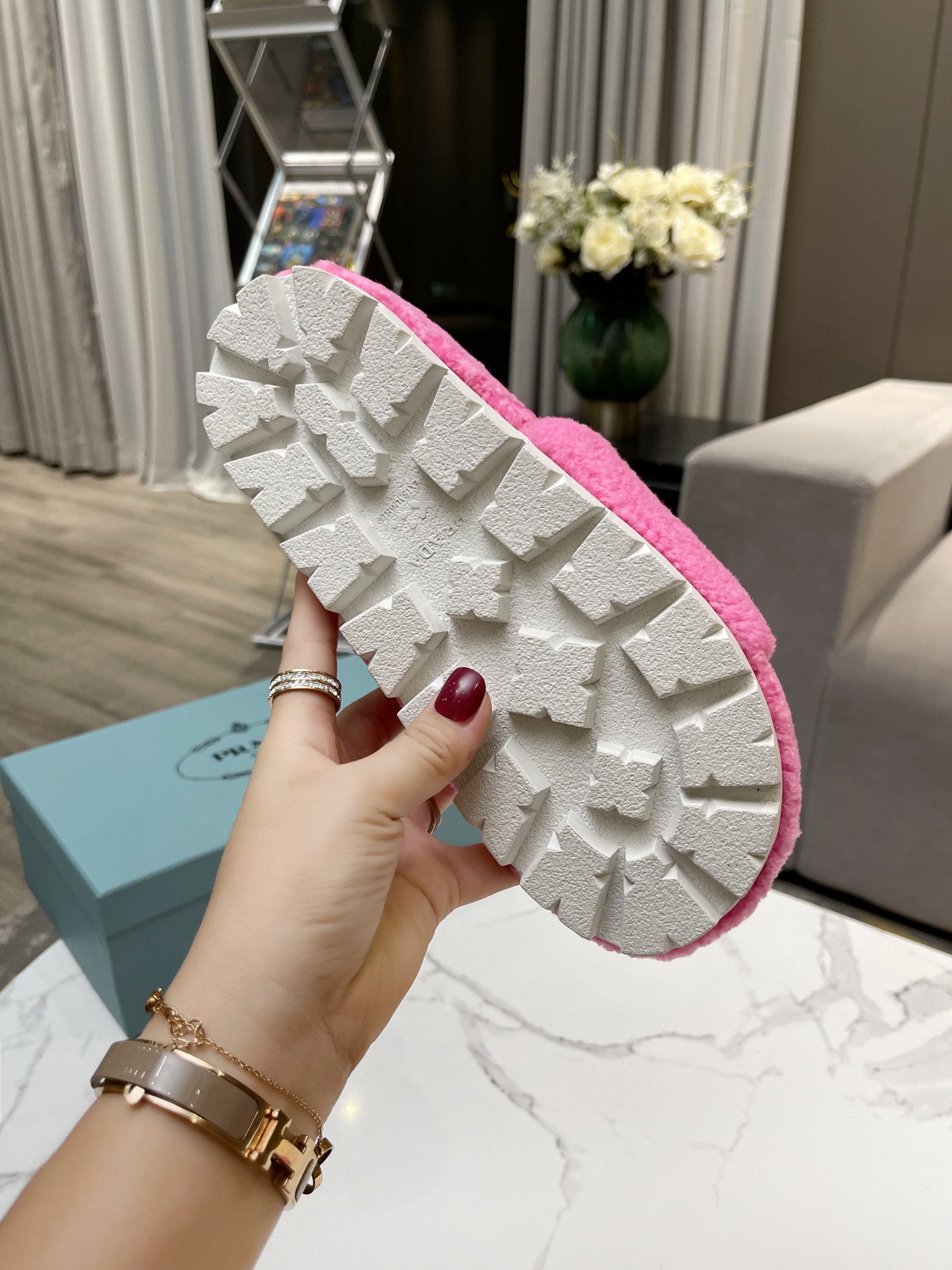 Prada Flat Sandals 6 - vstockx