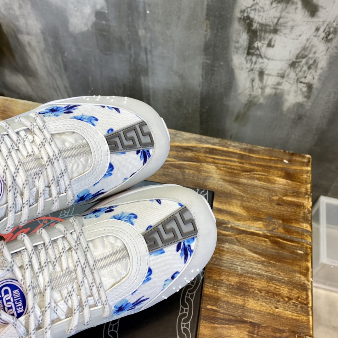 Versace Chain Reaction Sneaker 6 - vstockx