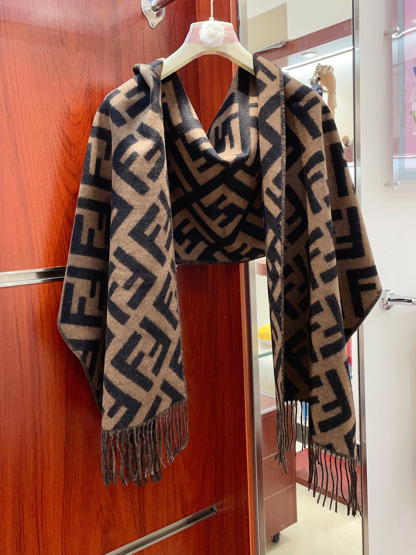 Streetwear Hat Fendi 328876 - vstockx