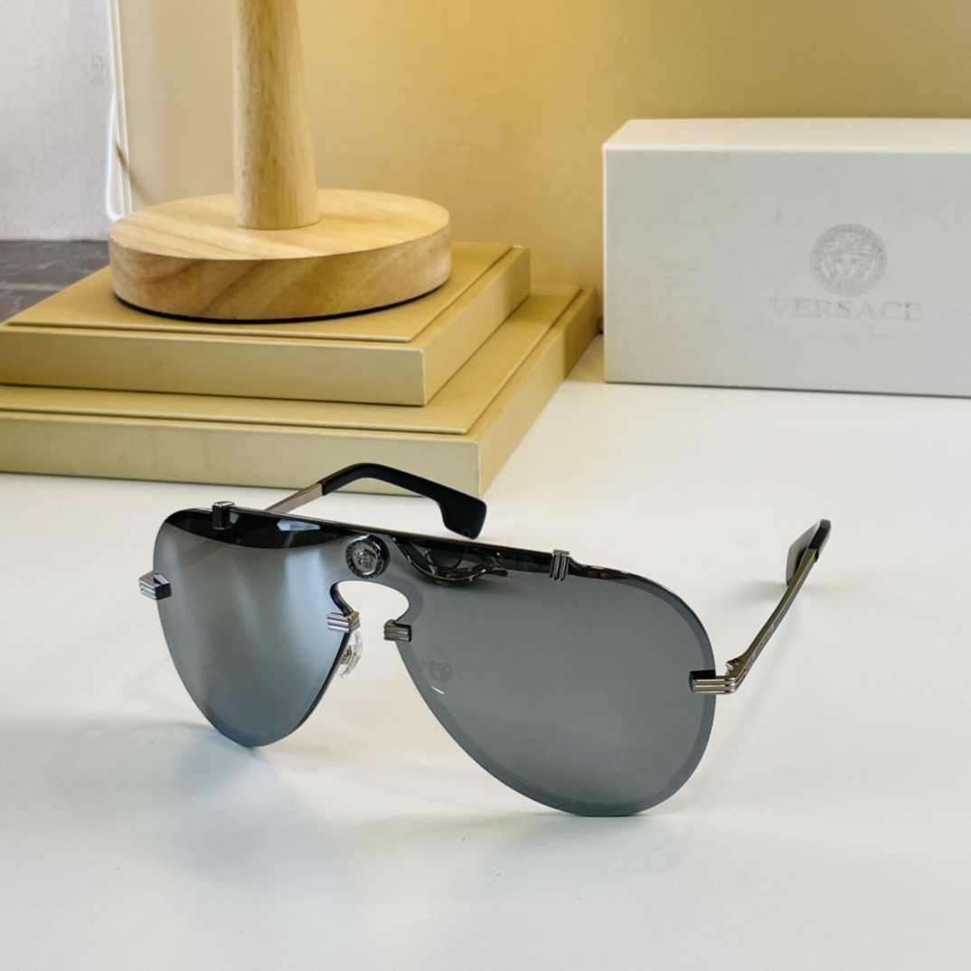 Sunglasses Versace VE2243 size 148��22-145 - vstockx