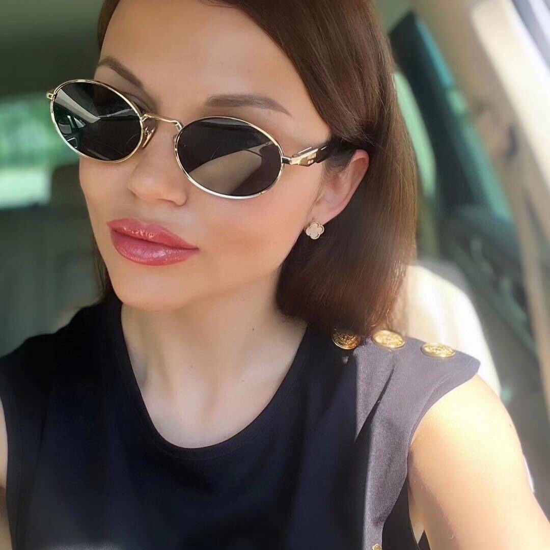 sunglasses Prada SPR65Z - vstockx