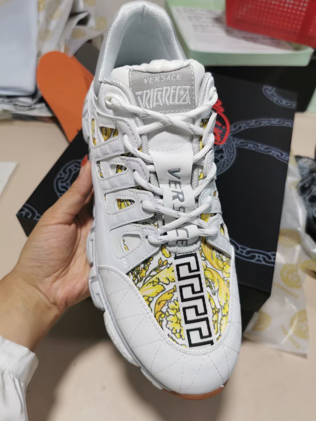 Versace Trigreca White Grey Barocco Print - vstockx