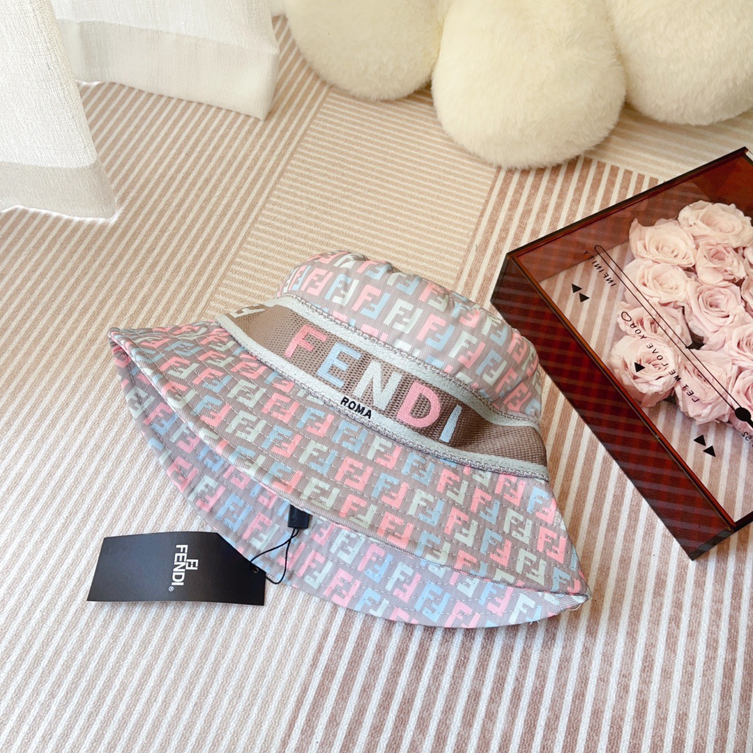 Streetwear Hat Fendi 329371 - vstockx