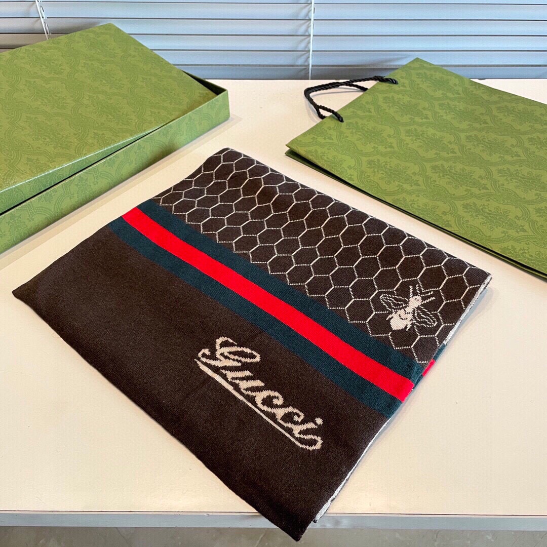 Streetwear Scarf GUCCI 329067 size:32*180cm - vstockx