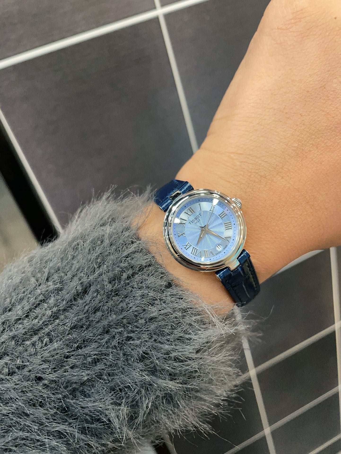 Watches Tissot 322501 size:26 mm - vstockx