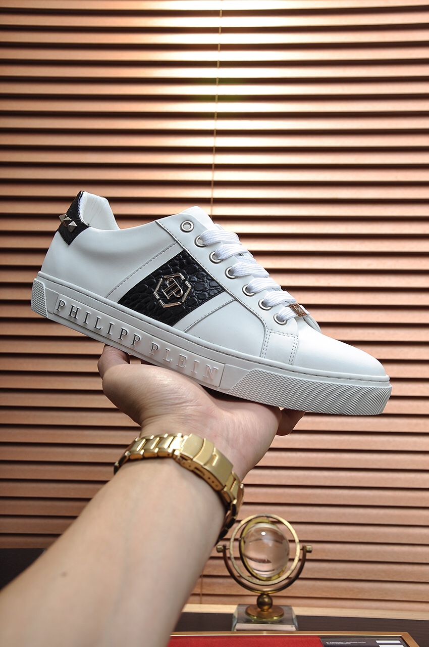 Philipp Plein Low Top Sneakers 1 - vstockx