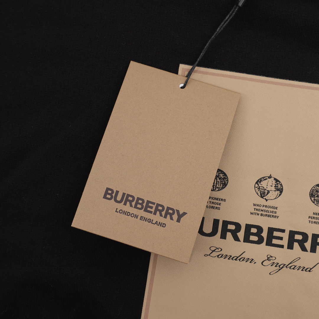 Clothes Burberry 813 - vstockx