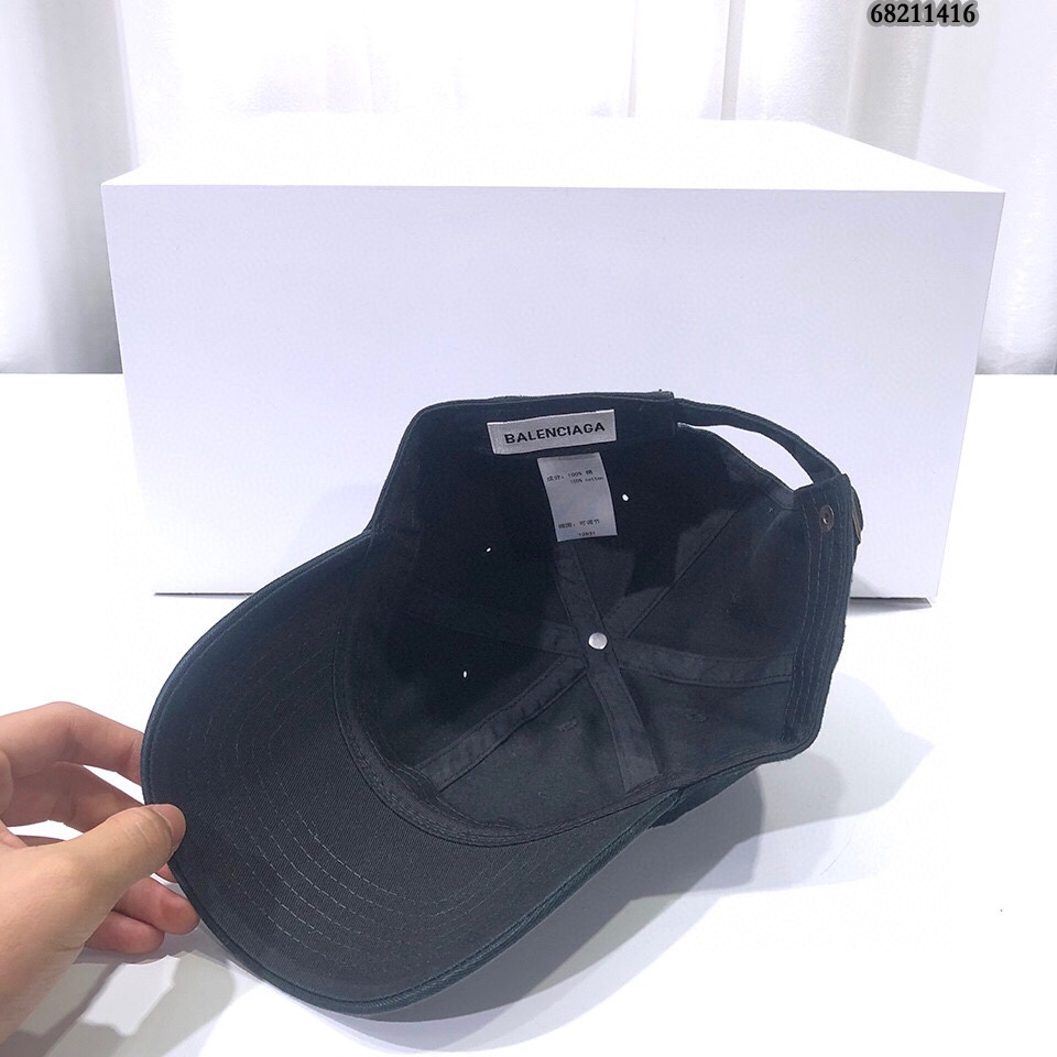 Hat Balenciaga 2 - vstockx