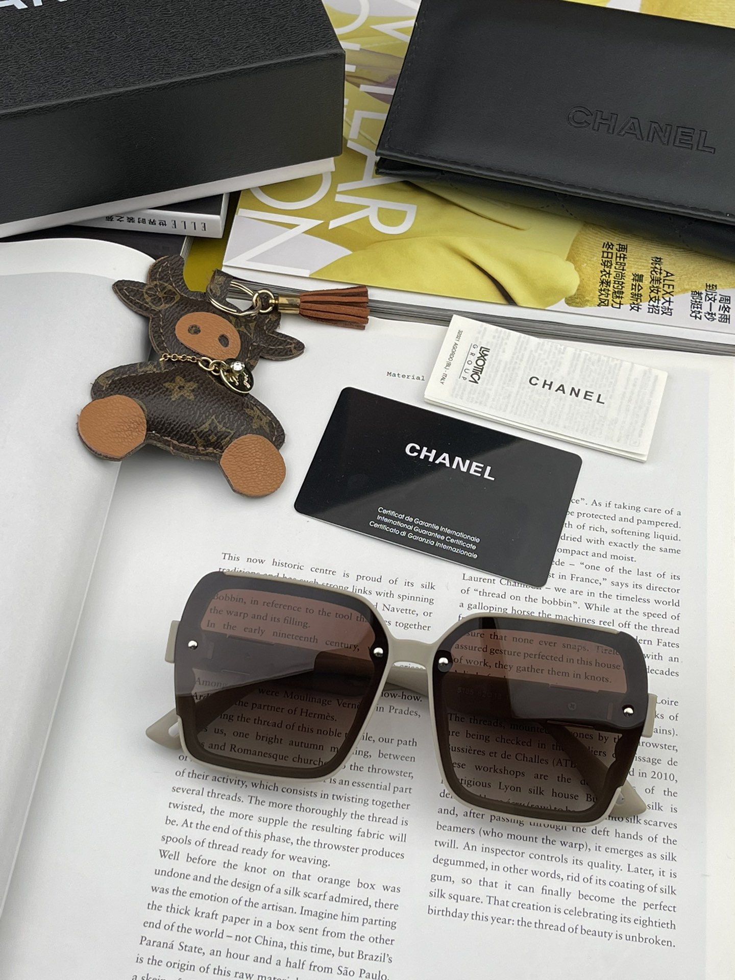 Sunglasses Chanel CH1855 - vstockx