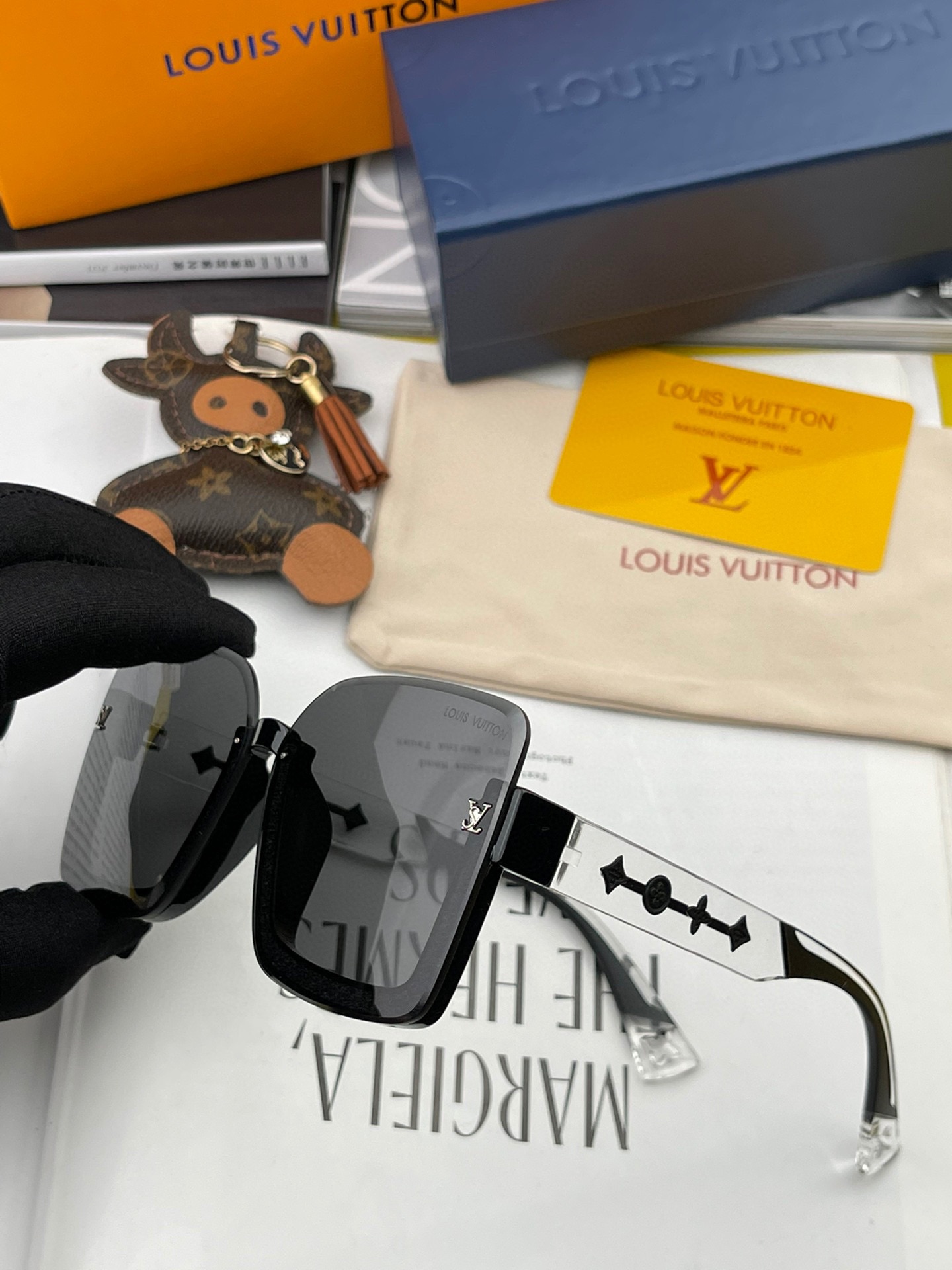 Sunglasses Louis Vuitton L5221 - vstockx